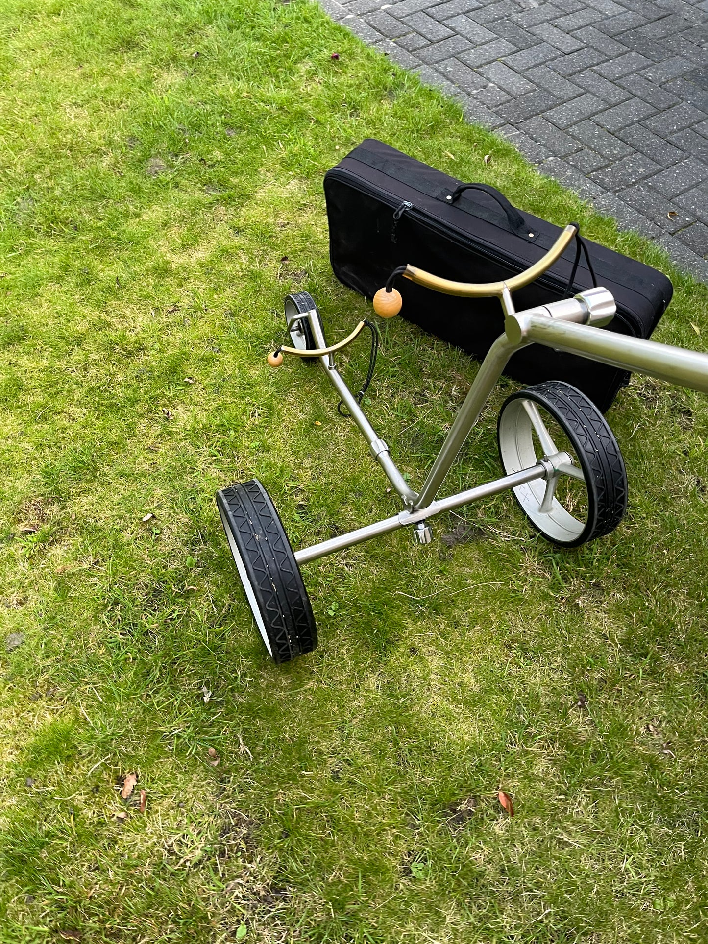 Golftrolley Edelstahl 3-Rad Jucad-Ähnlich