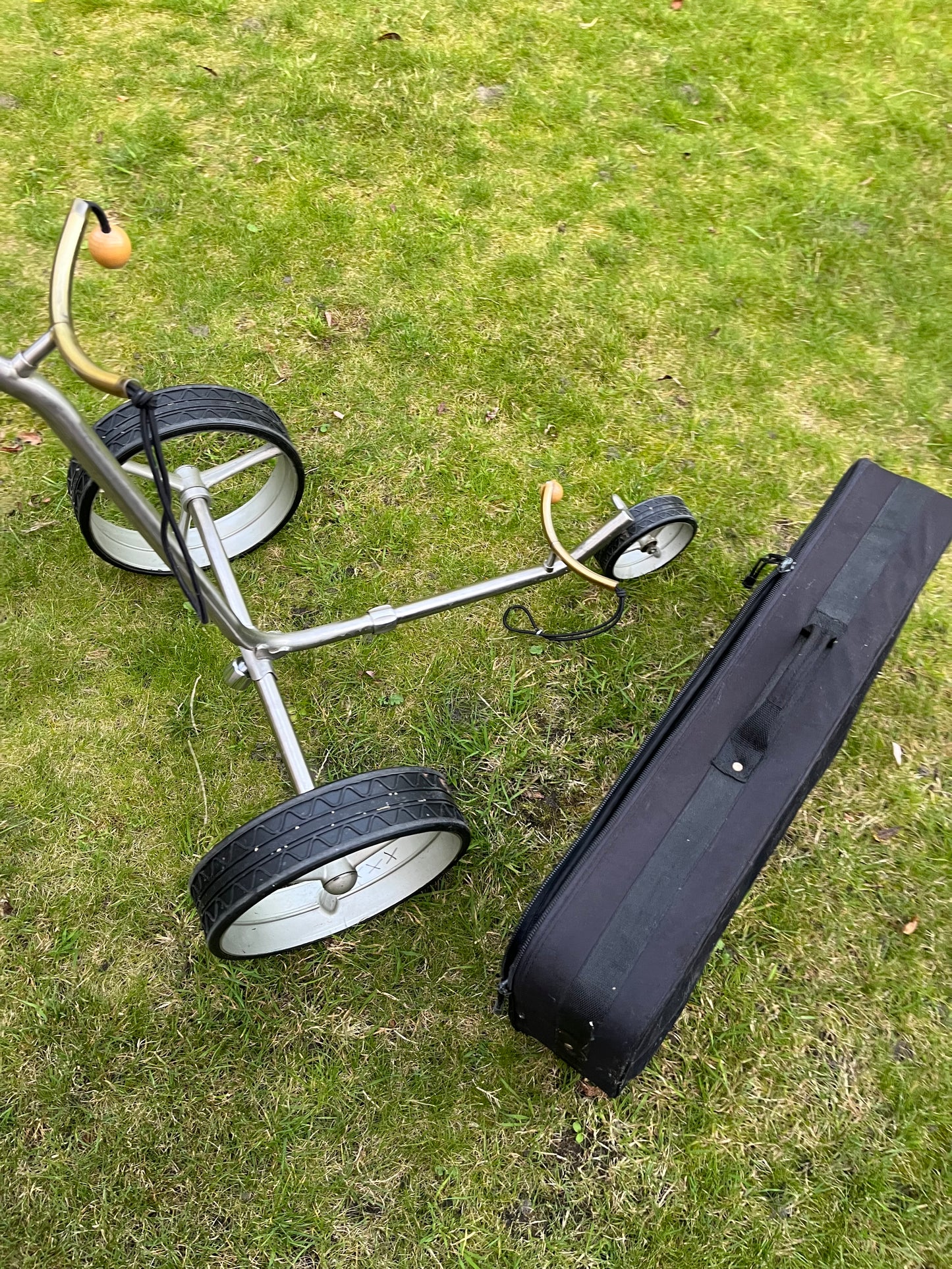 Golftrolley Edelstahl 3-Rad Jucad-Ähnlich